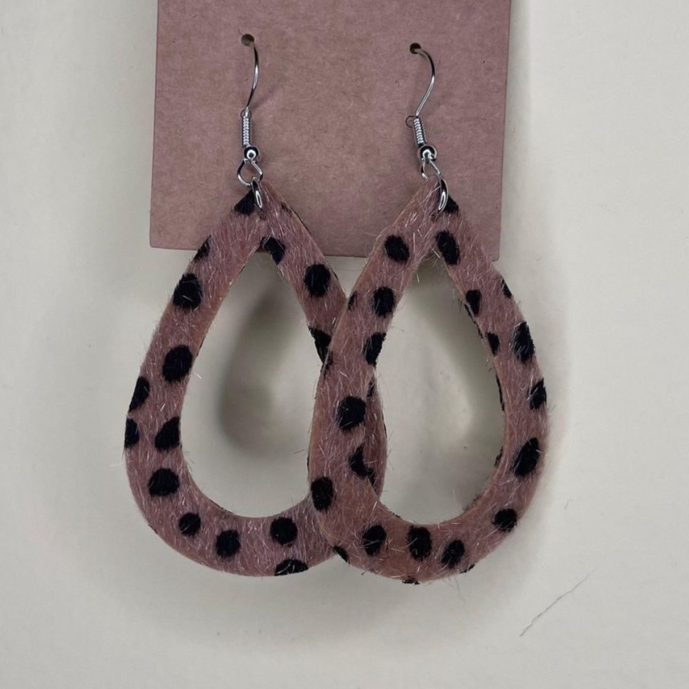 3/15 EARRINGS NWT ADD 3 TO BUNDLE
